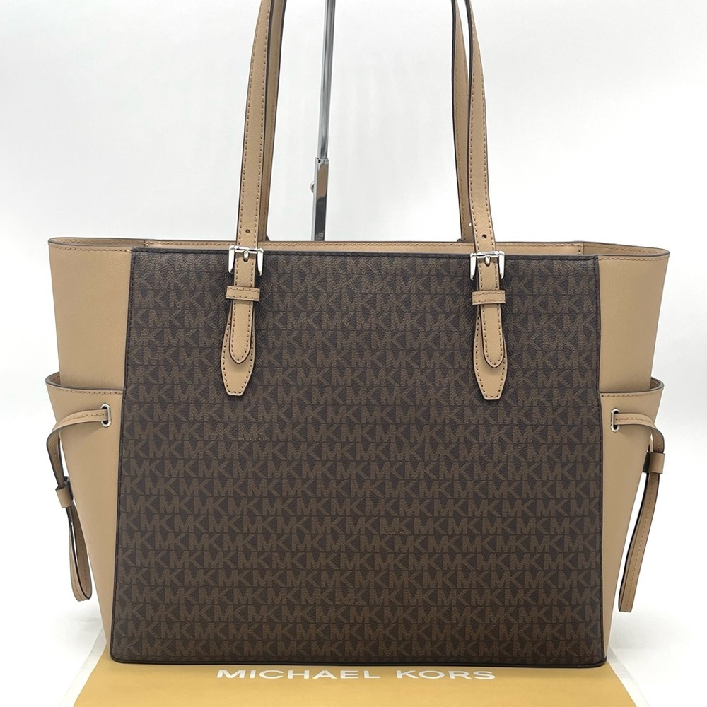Michael Kors Large Gilly Travel Tote Bag - Picture 4 of 9